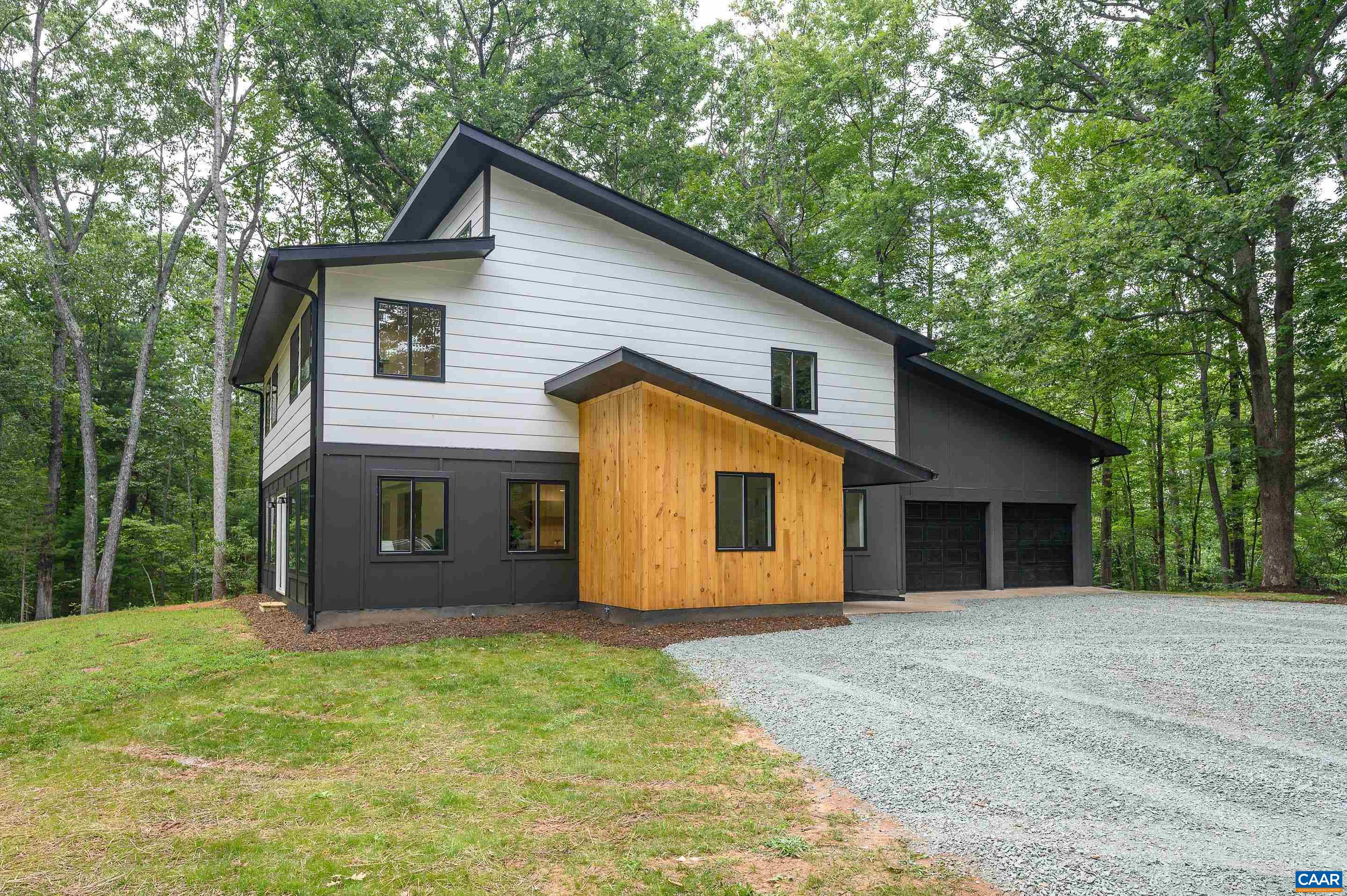 960 Broad Axe Road Charlottesville, VA 22903 - Photo 4 of 39 a view of a backyard of house