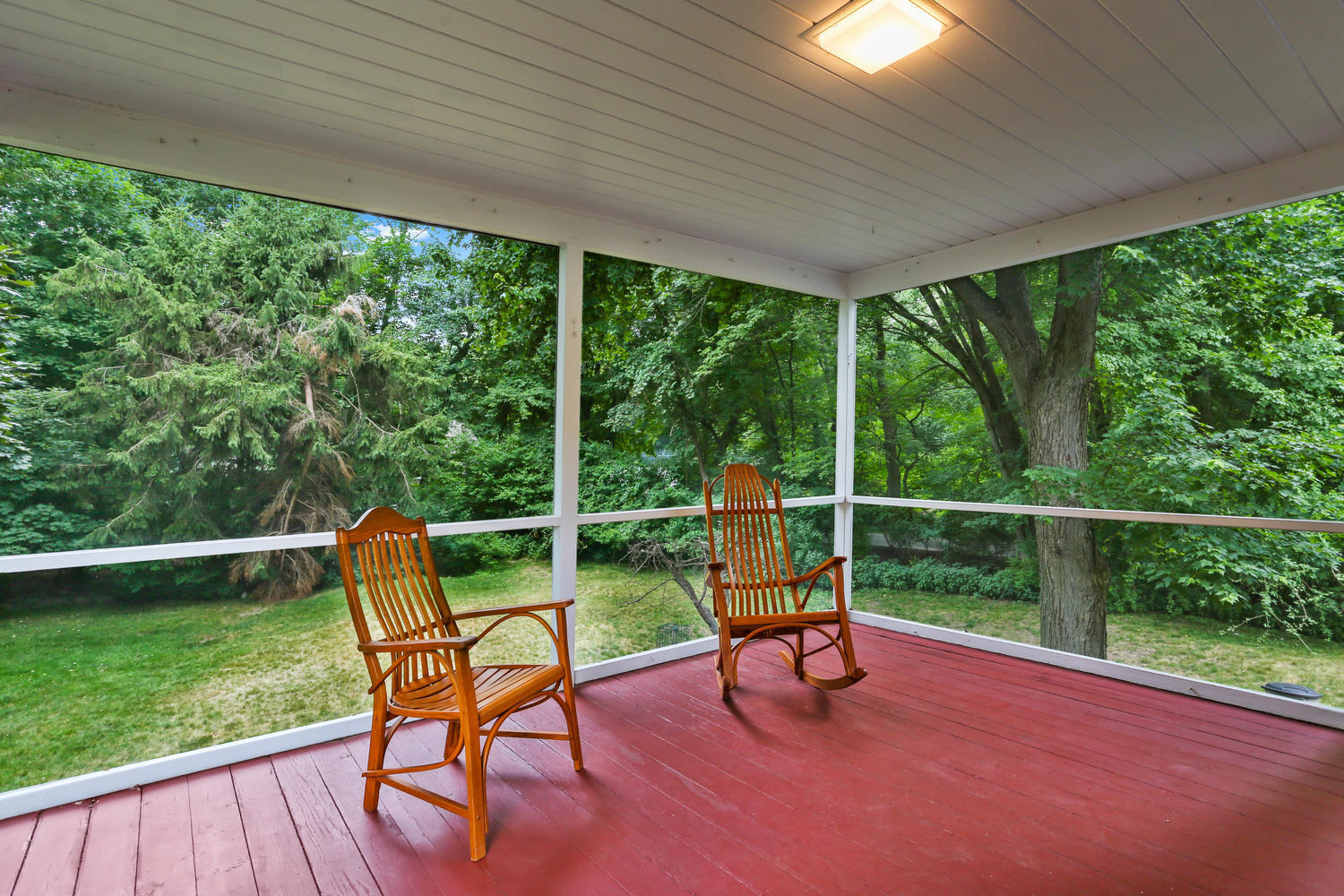 9 Alpine Lane Darien, CT 06820 - Photo 8 of 23 a view of a chairs and table in patio with a yard