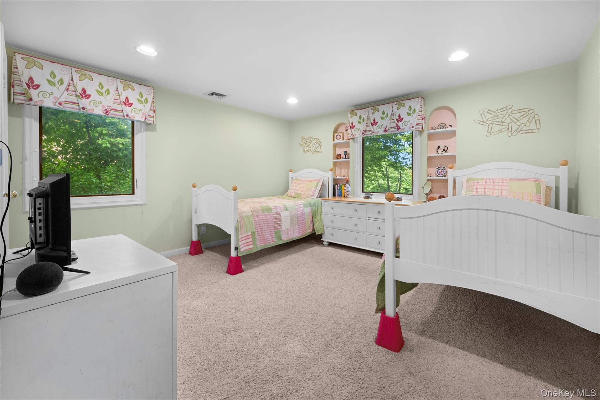 42 Old Pond Road Great Neck, NY 11023 - Photo 21 of 30