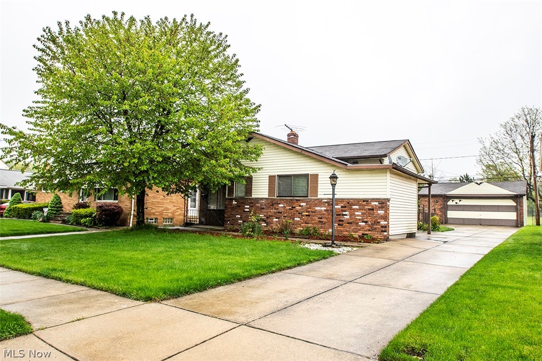 4367 Valleyside Road Cleveland, OH 44135 - Photo 1 of 21 Gallery Image 1