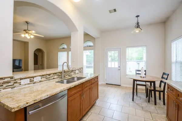 $1,900 | 3848 Armand Drive, Dickinson, TX 77539