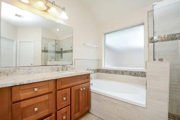 $1,900 | 3848 Armand Drive, Dickinson, TX 77539