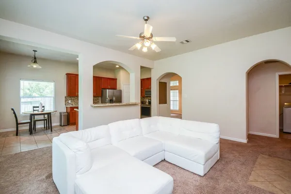 $1,900 | 3848 Armand Drive, Dickinson, TX 77539