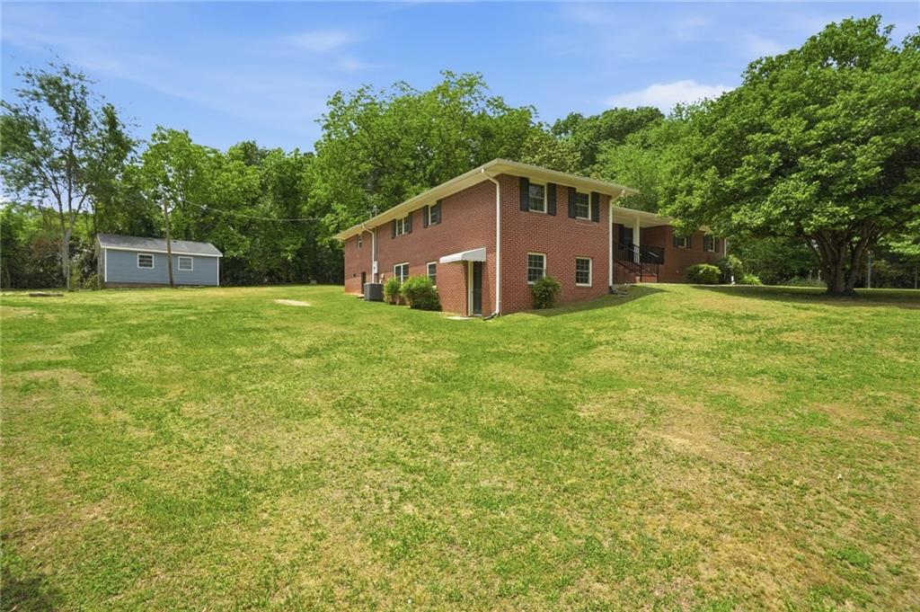 128 McNeal Road Winder, GA 30680 - Photo 3 of 32