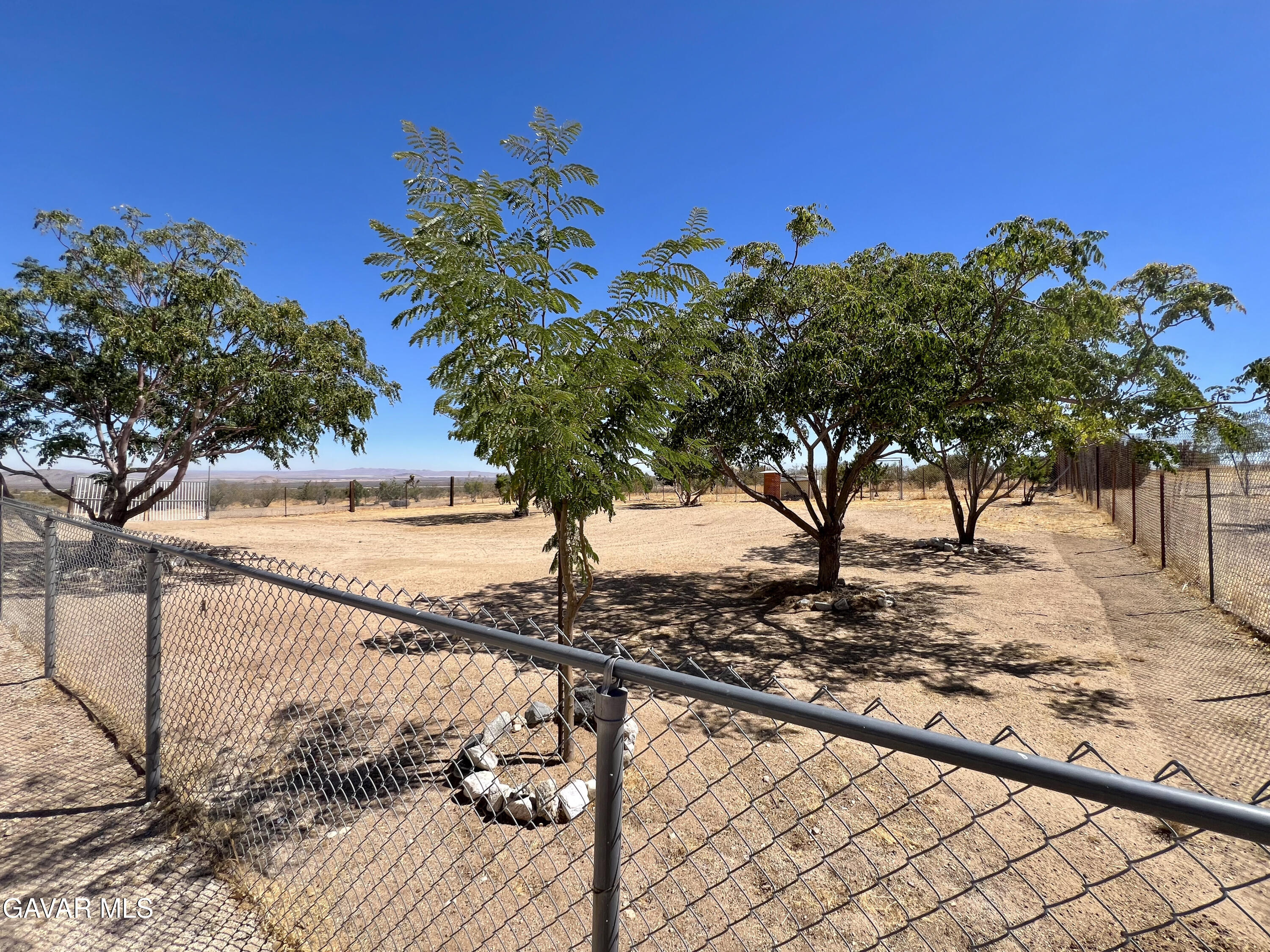 21925 Fort Tejon Road Llano, CA 93544 - Photo 18 of 21 21925 FT Listing Photos-05