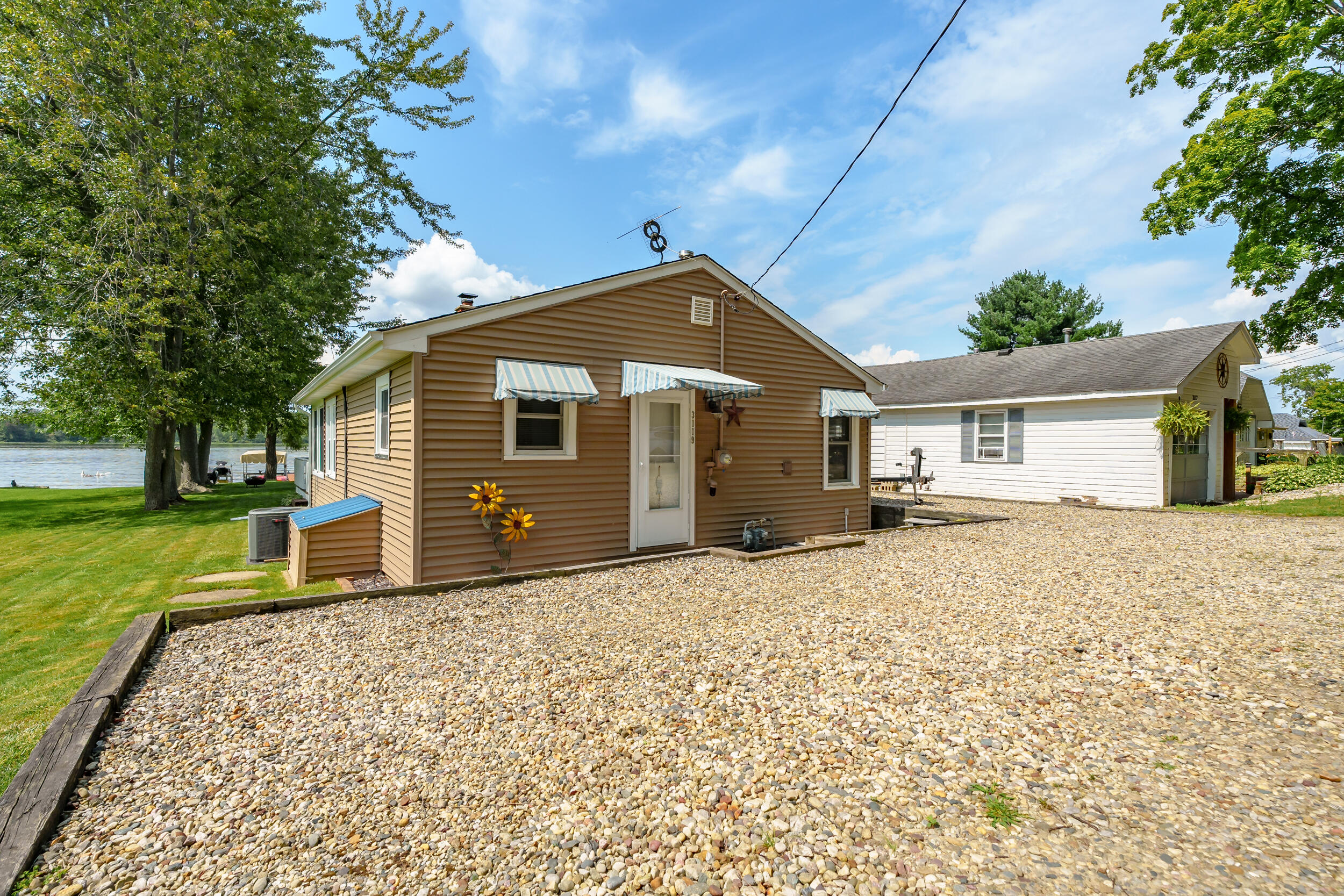 3119 Baseline Road Gobles, MI 49055 - Photo 12 of 53 Baseline_Rd_3119_Gobles_49055-19