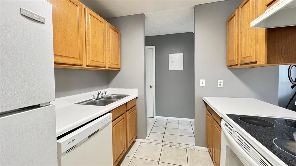 5517 Decatur Street Orlando, FL 32807 - Photo 7 of 24