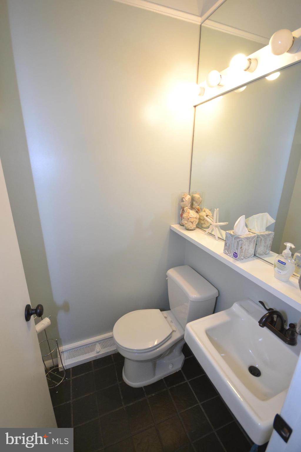 3213 Midfield Road Baltimore, MD 21208 - Photo 12 of 27 Gallery Image 12