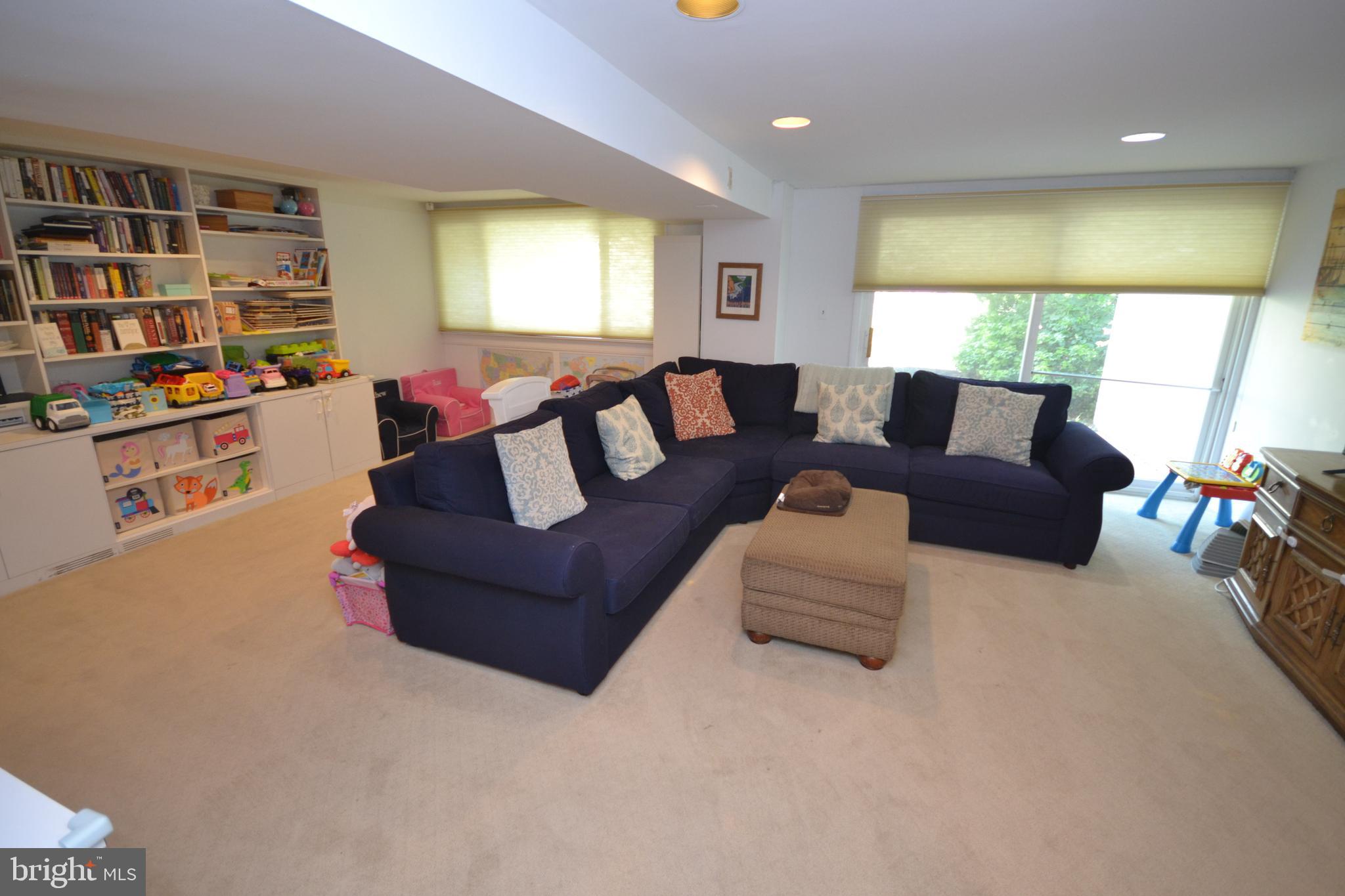 3213 Midfield Road Baltimore, MD 21208 - Photo 18 of 27 Gallery Image 18