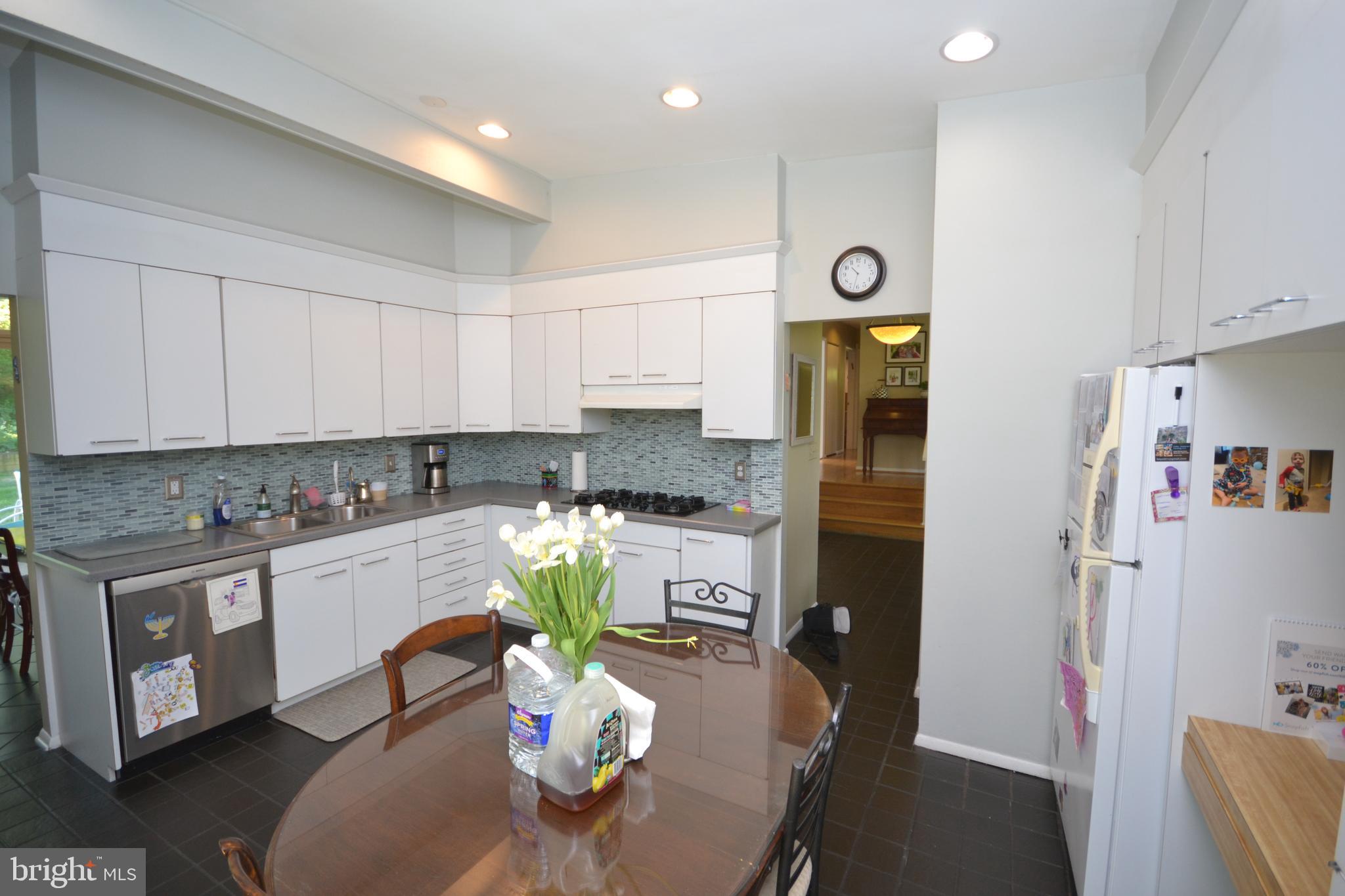 3213 Midfield Road Baltimore, MD 21208 - Photo 9 of 27 Gallery Image 9