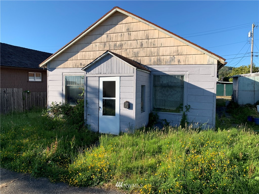 1409 Riverside Avenue Hoquiam, WA 98550 - Photo 1 of 14 Gallery Image 1