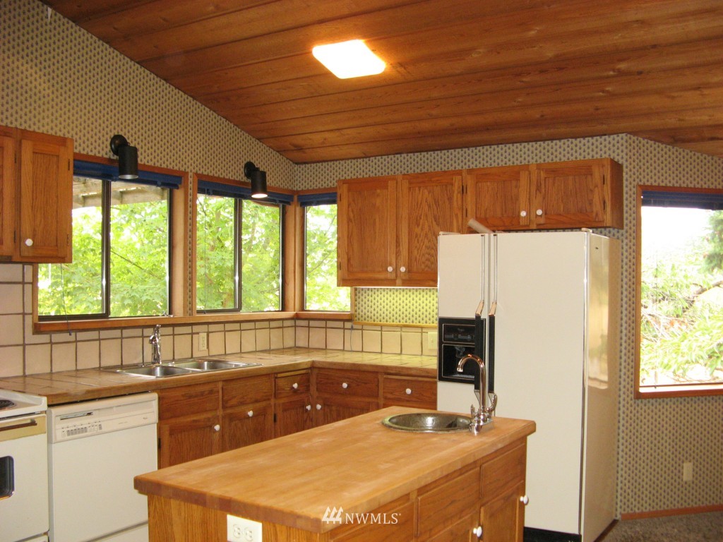 628 Davis Bay Road Lopez Island, WA 98261 - Photo 4 of 14