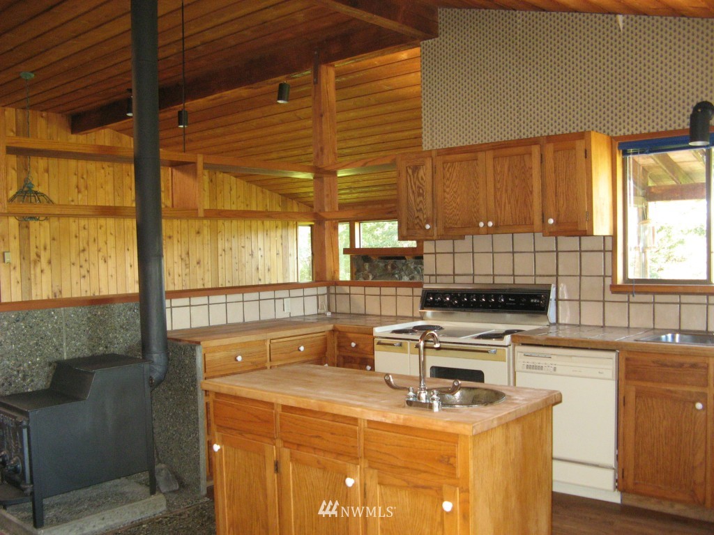 628 Davis Bay Road Lopez Island, WA 98261 - Photo 5 of 14