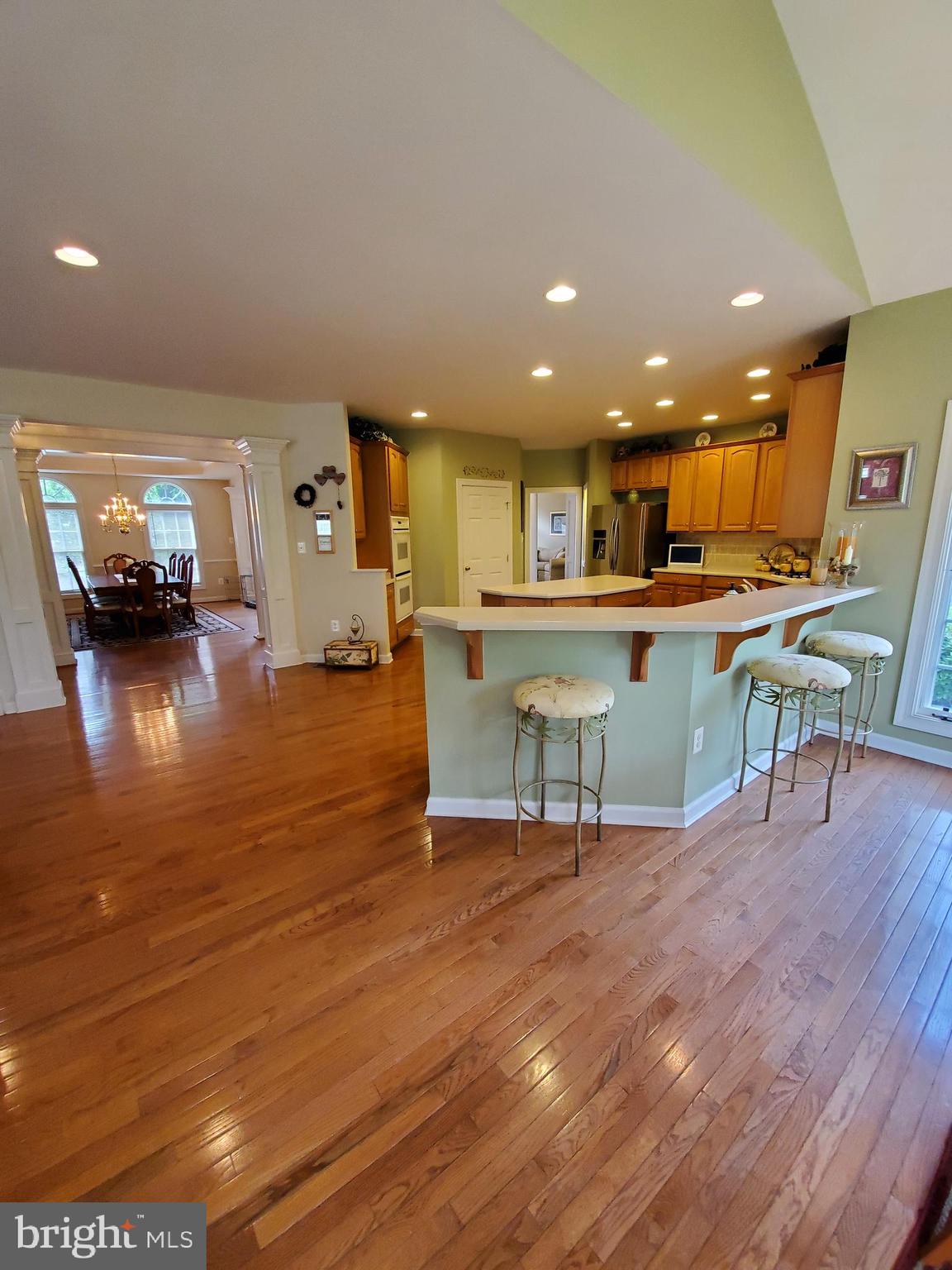 14038 Bromfield Road Germantown, MD 20874 - Photo 11 of 31 Kitchen