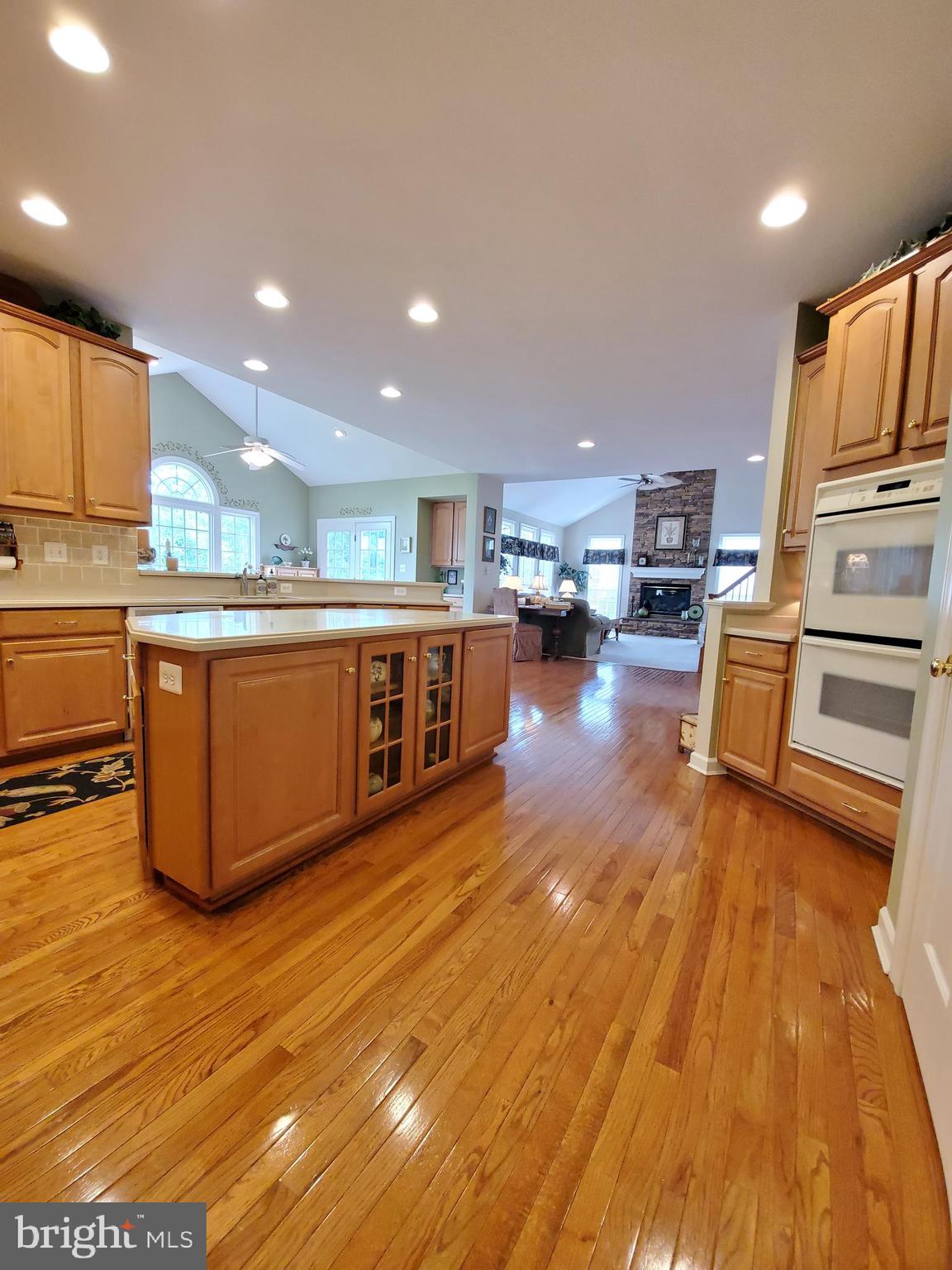 14038 Bromfield Road Germantown, MD 20874 - Photo 12 of 31 Kitchen