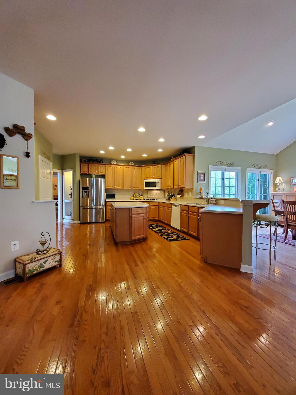 14038 Bromfield Road Germantown, MD 20874 - Photo 14 of 31 Kitchen
