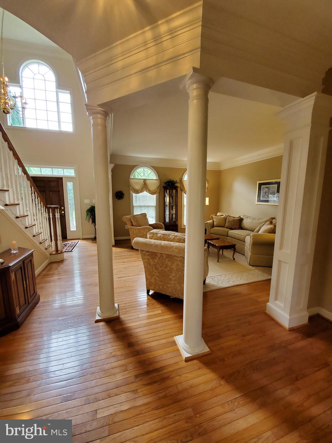14038 Bromfield Road Germantown, MD 20874 - Photo 6 of 31 Living Room