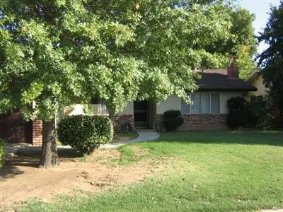 $2,095 | 981 Sierra Avenue, Clovis, CA 93612