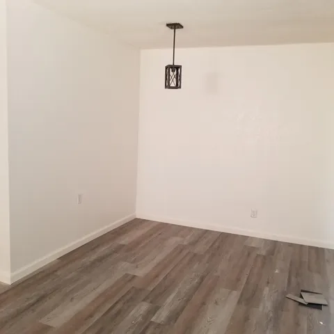 $2,095 | 981 Sierra Avenue, Clovis, CA 93612