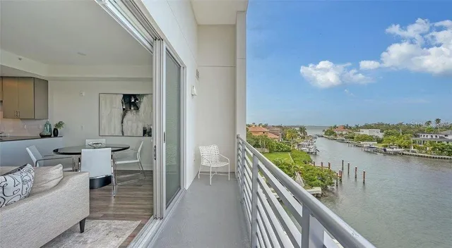 $649,000 | 1709 North Tamiami Trail, Unit 502, Sarasota, FL 34234