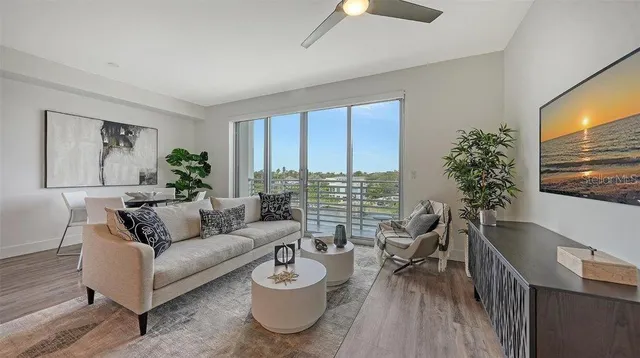 $649,000 | 1709 North Tamiami Trail, Unit 502, Sarasota, FL 34234