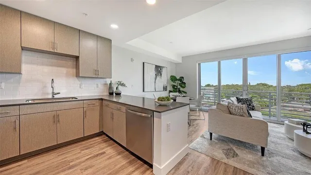 $649,000 | 1709 North Tamiami Trail, Unit 502, Sarasota, FL 34234