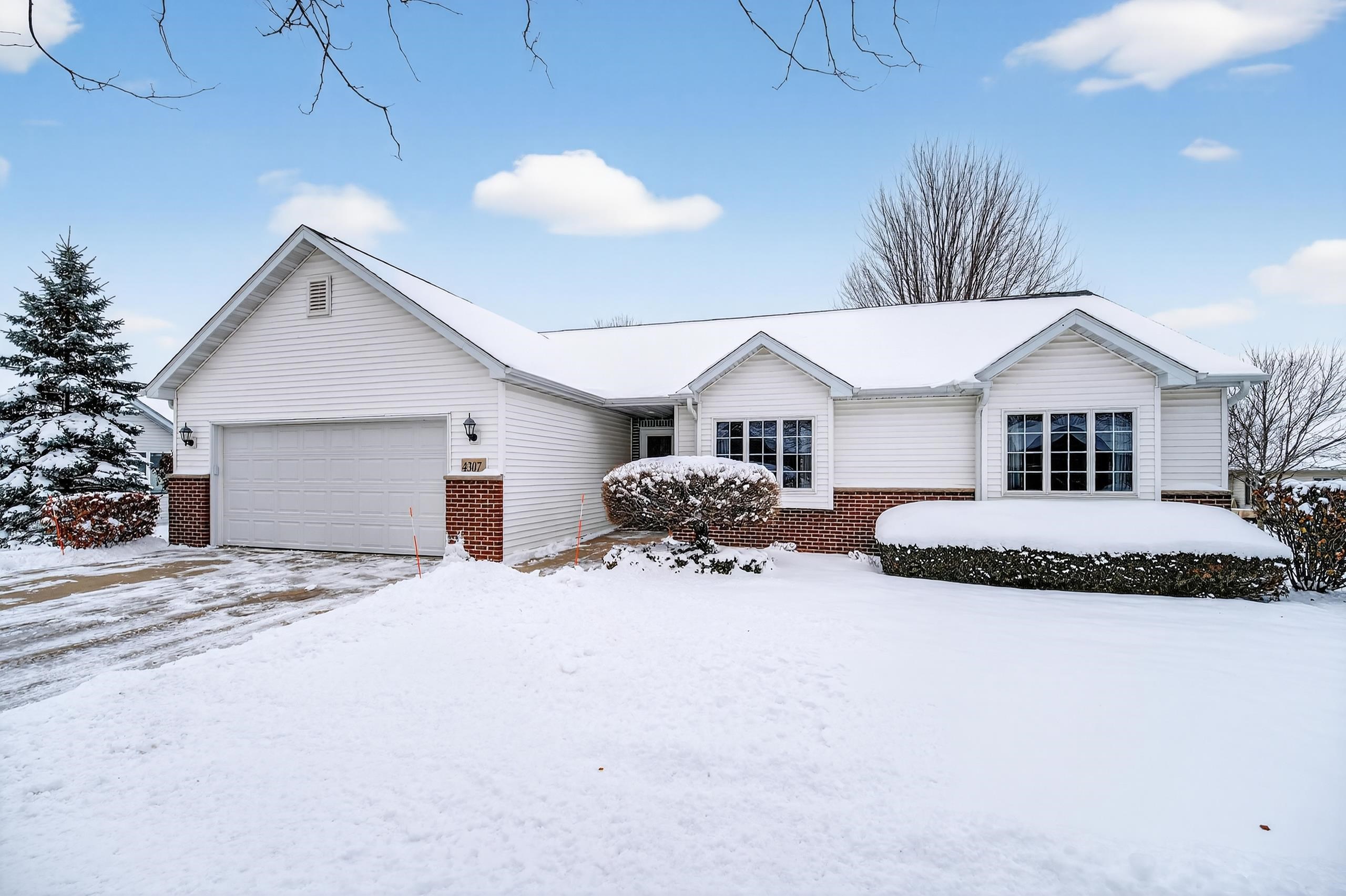 4307 North Marshall Heights Avenue Appleton, WI 54913 - Photo 1 of 1