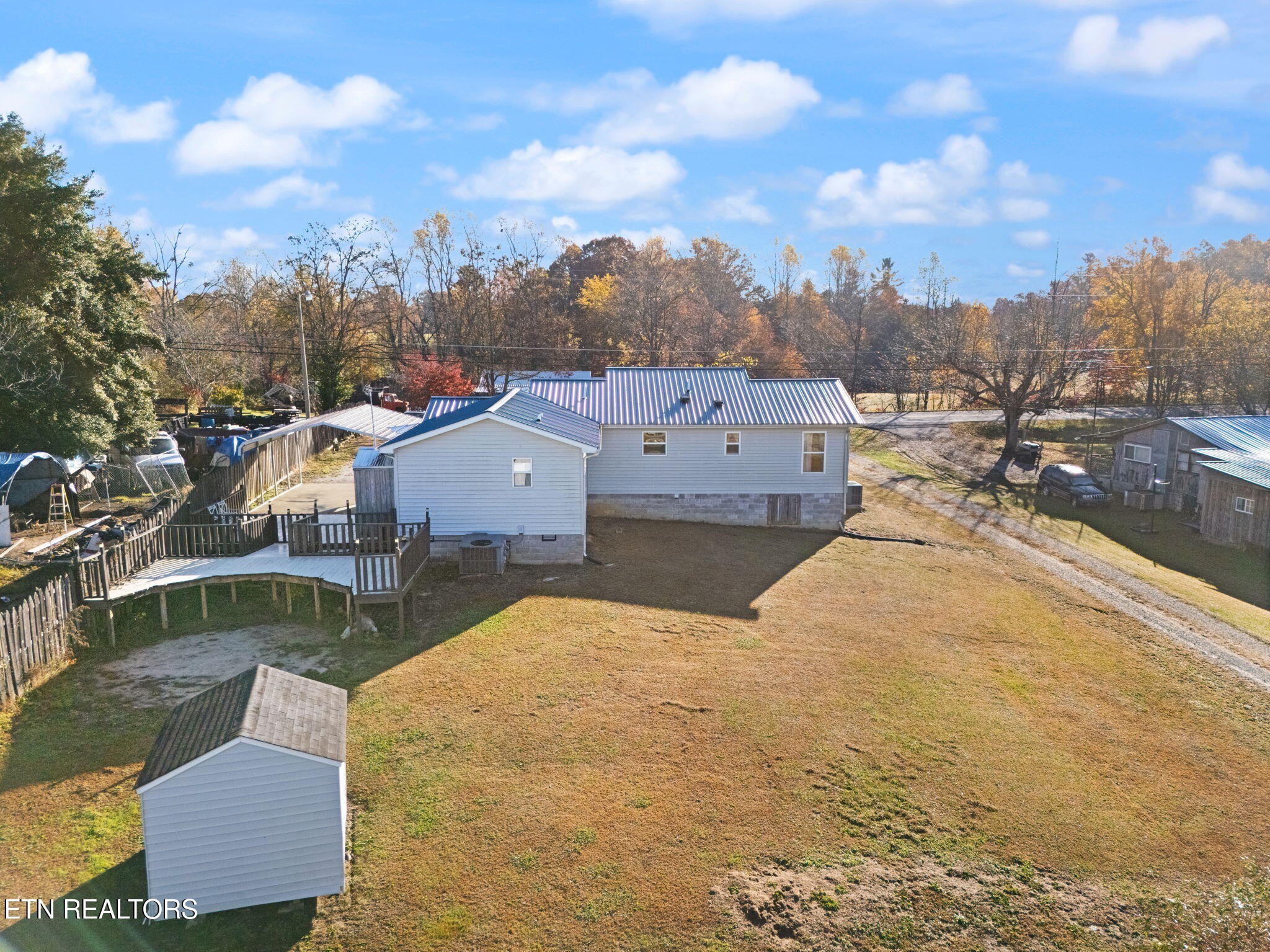 1706 Leatherwood Road Oneida, TN 37841 - Photo 25 of 26