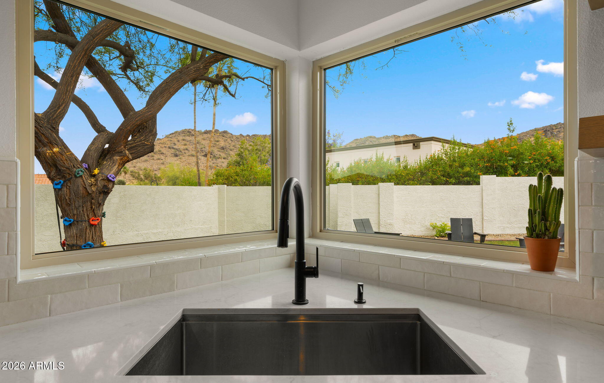 4301 East Mountain View Road Phoenix, AZ 85028 - Photo 14 of 54 26-web-or-mls-Kitchen7
