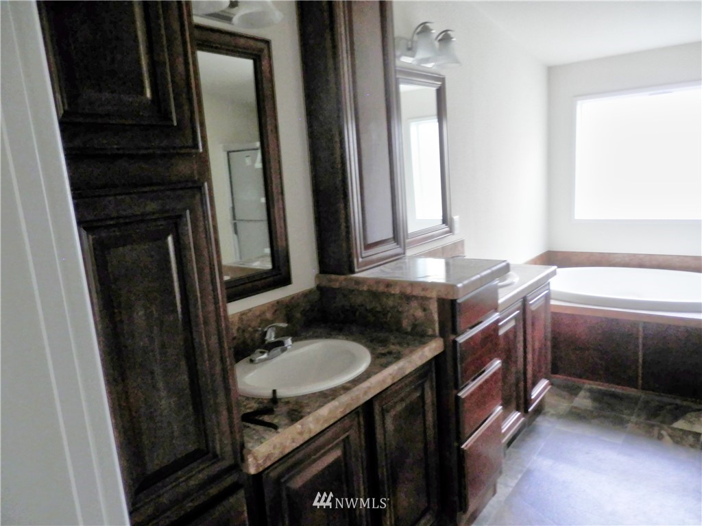 1431 East Benson Loop Road Shelton, WA 98584 - Photo 10 of 19 Gallery Image 10