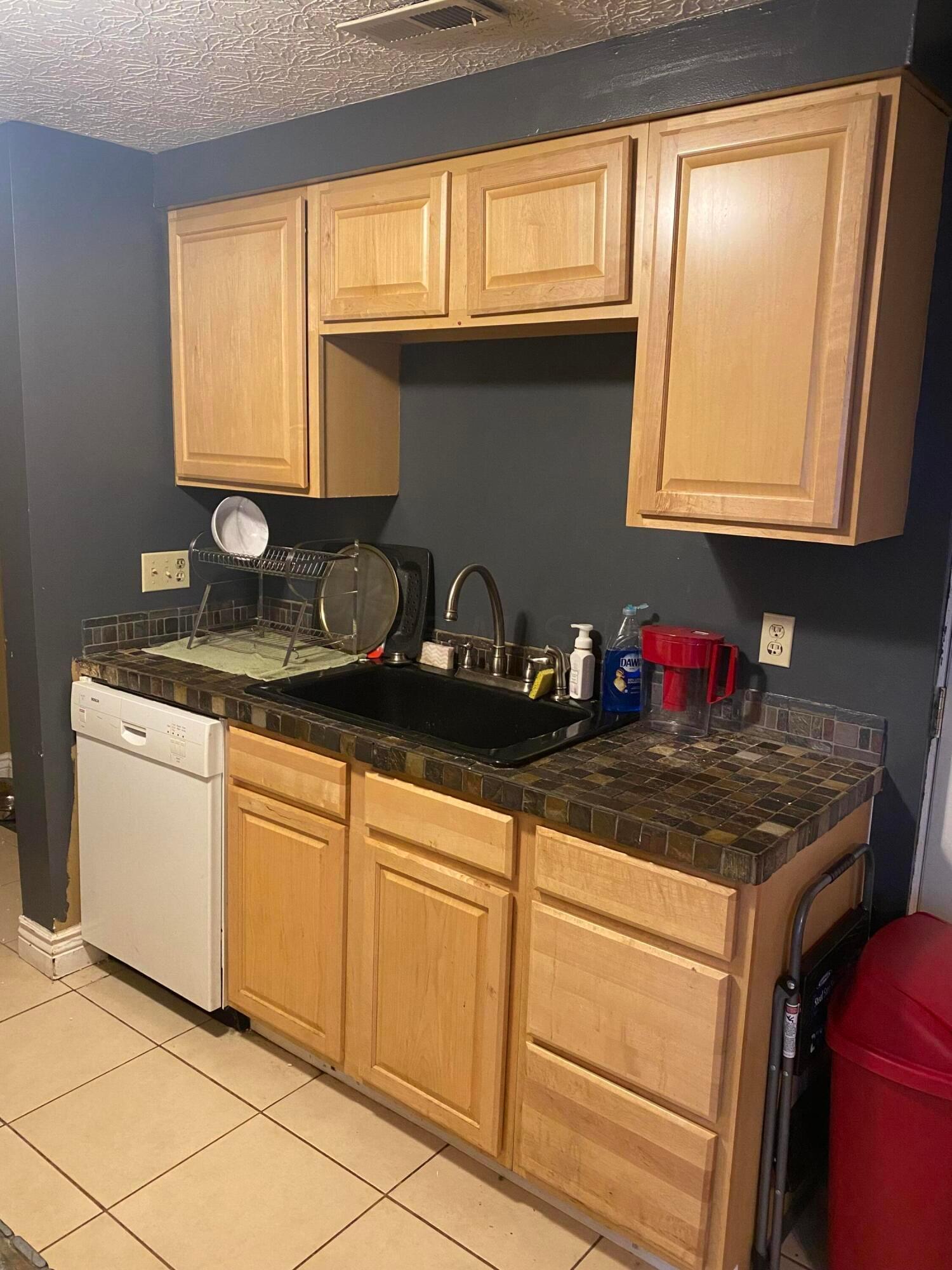 630 Cherry Glen Road, Unit B Columbus, OH 43228 - Photo 5 of 9 IMG_5180