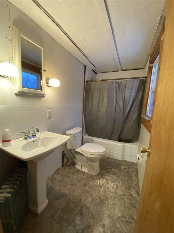 135 Lucerne Road Springfield, MA 01119 - Photo 5 of 15