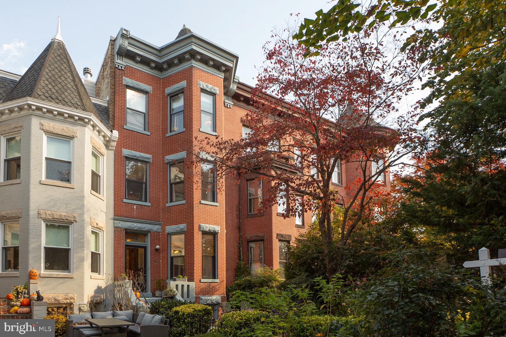 Classic Capitol Hill Grande Dame, circa 1908