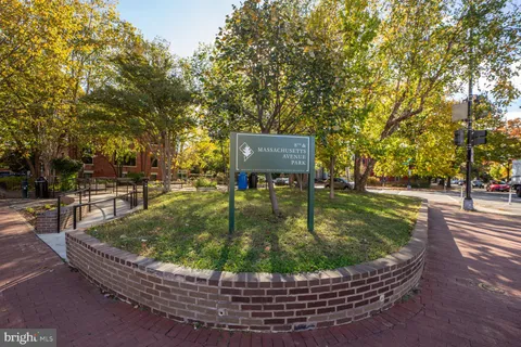 $1,700,000 | 814 Massachusetts Avenue Northeast, Washington, DC 20002