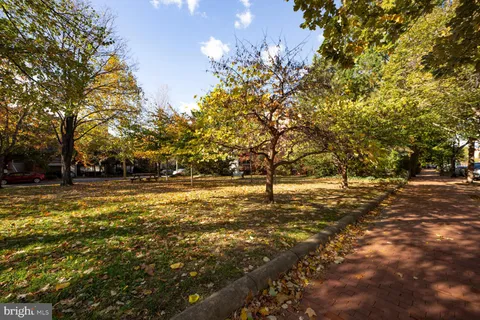 $1,700,000 | 814 Massachusetts Avenue Northeast, Washington, DC 20002