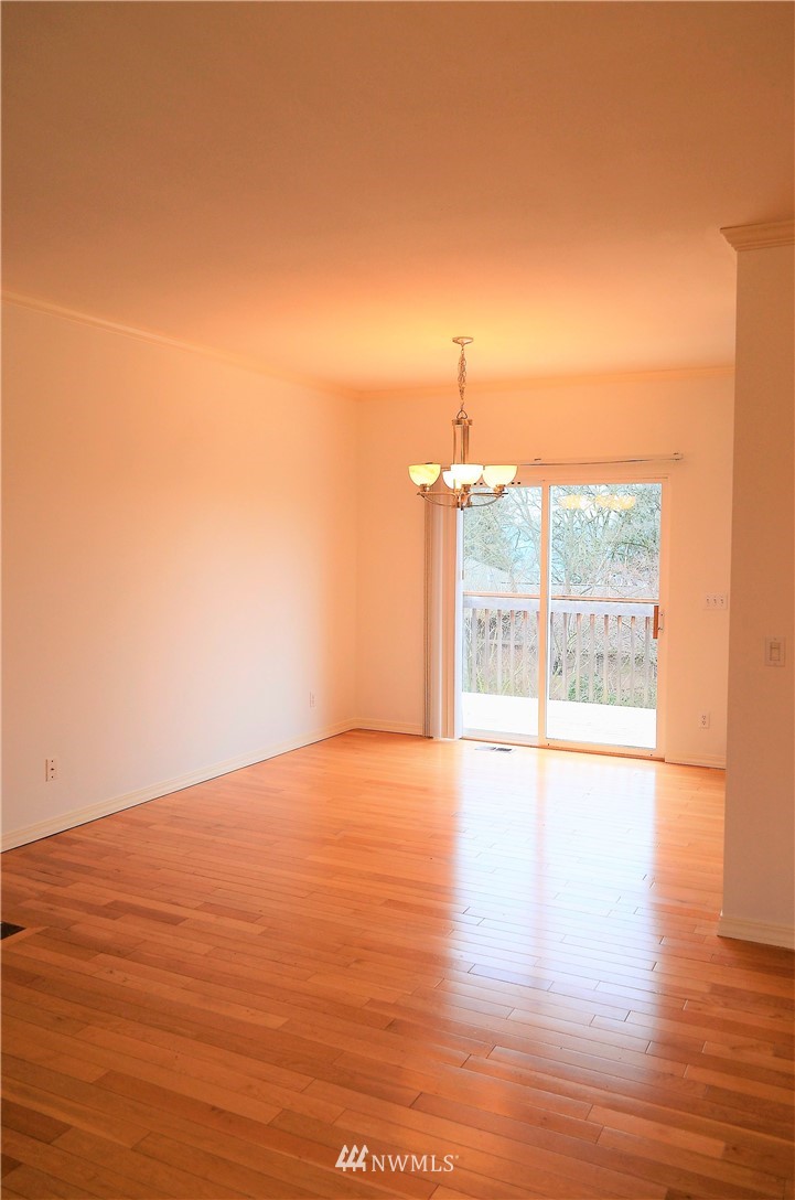 1173 Monterey Avenue Northeast Renton, WA 98056 - Photo 3 of 25