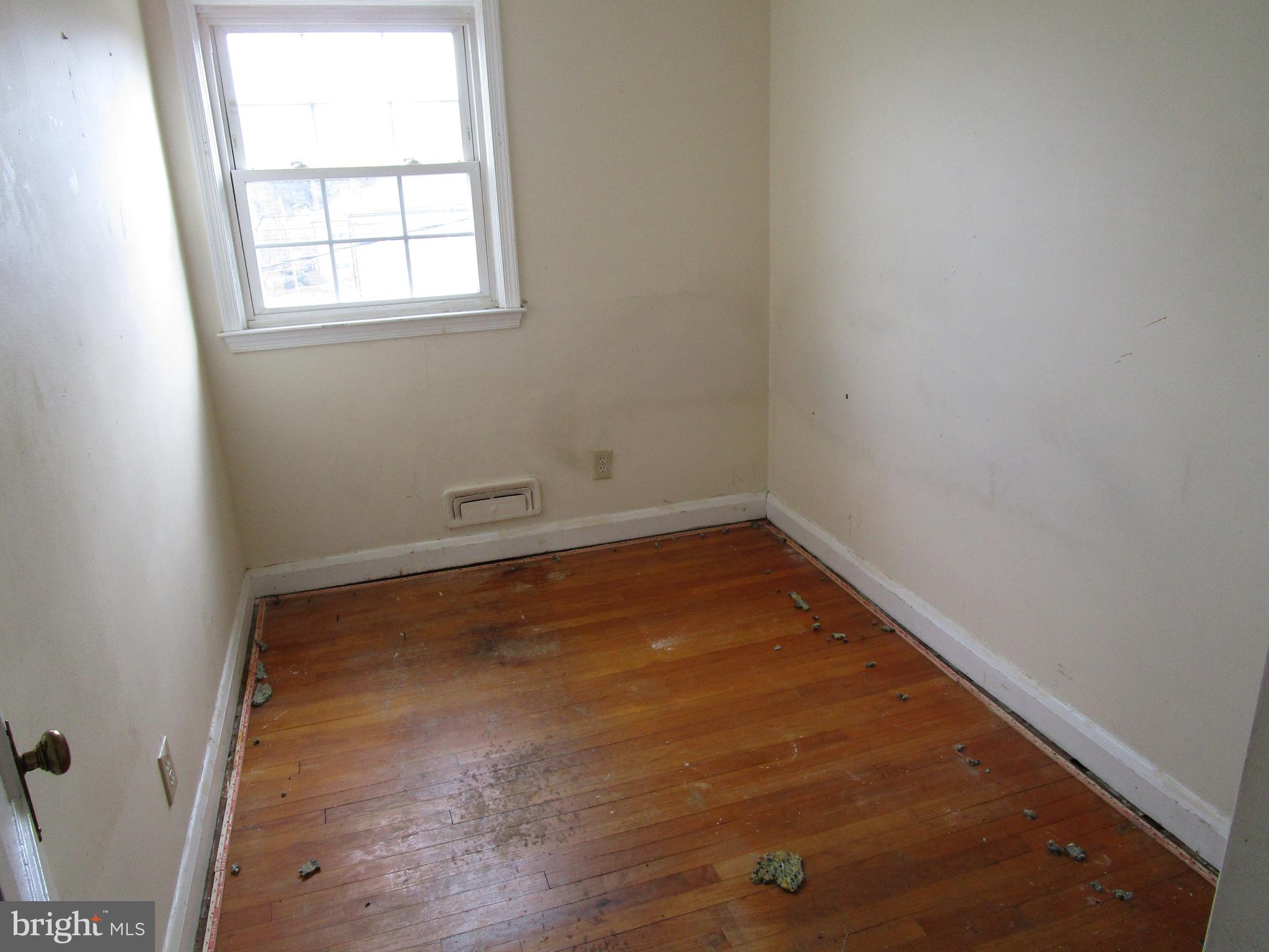 1645 Langford Road Baltimore, MD 21207 - Photo 11 of 17 Bedroom 3