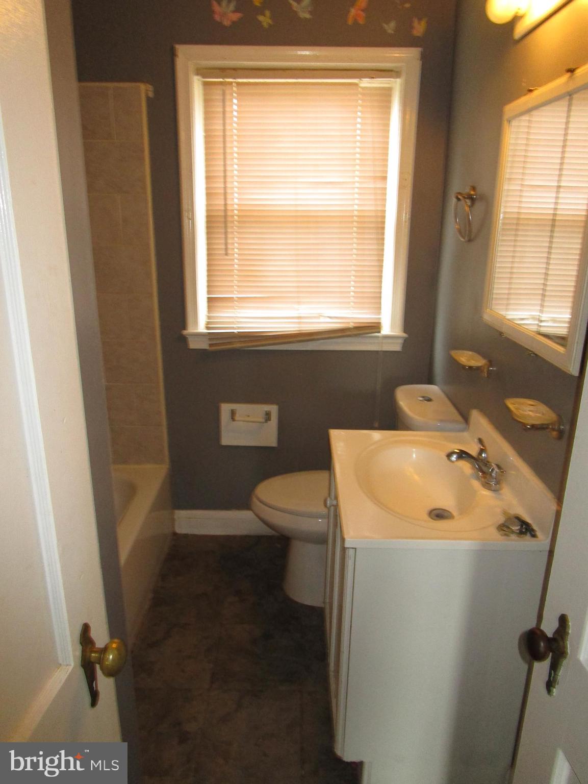1645 Langford Road Baltimore, MD 21207 - Photo 12 of 17 Full Bath