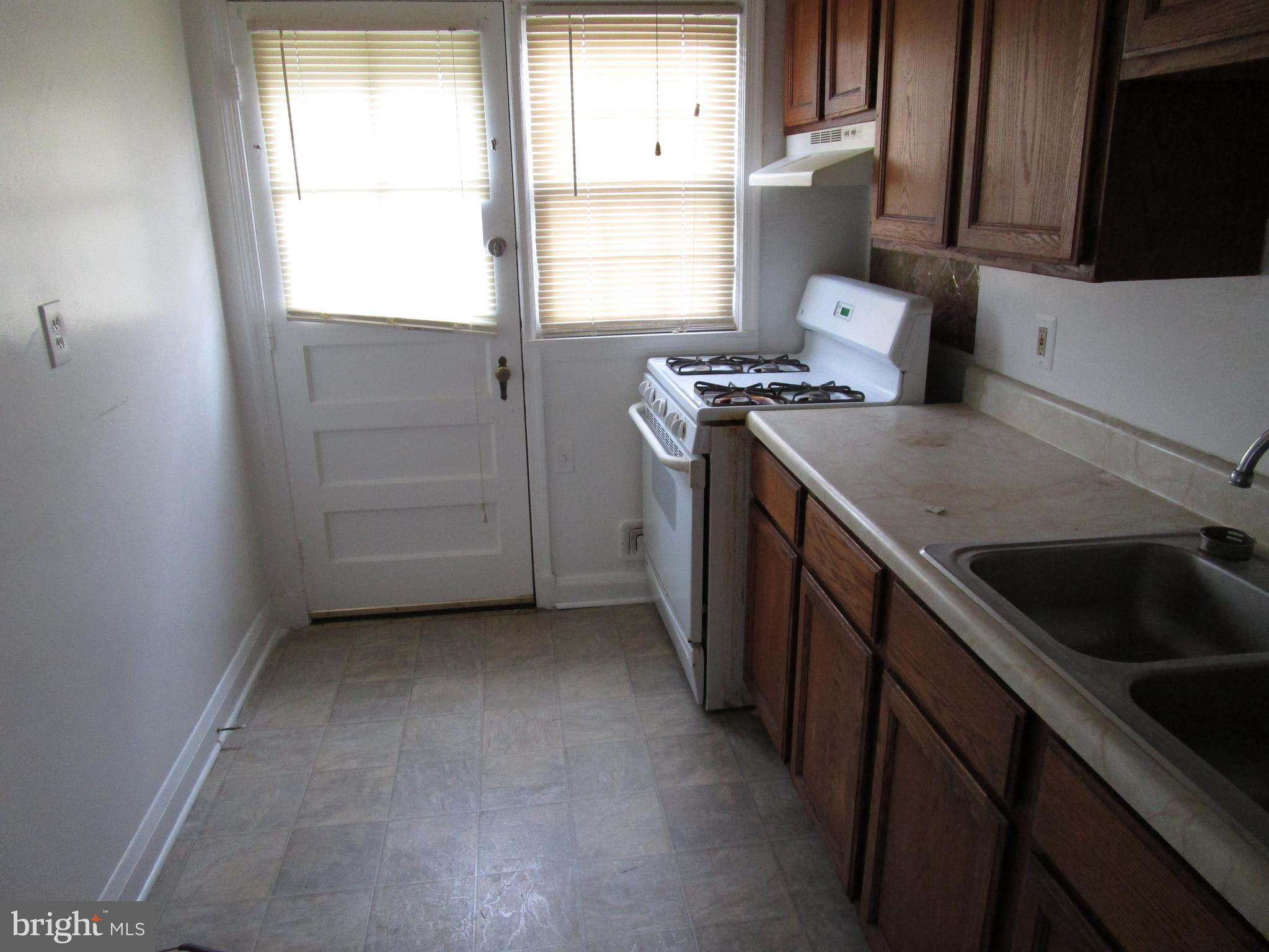 1645 Langford Road Baltimore, MD 21207 - Photo 5 of 17 Kitchen