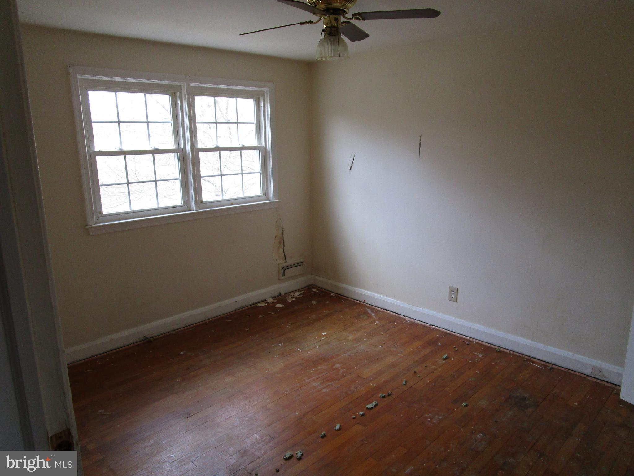 1645 Langford Road Baltimore, MD 21207 - Photo 9 of 17 Bedroom 1