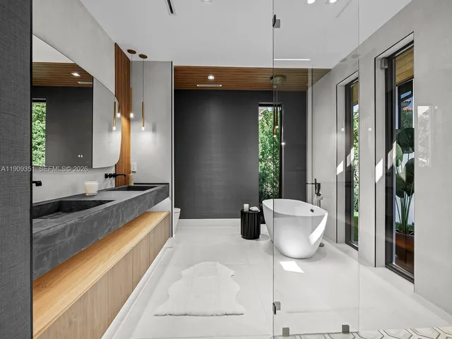 $9,750,000 | 7910 Los Pinos Circle, Coral Gables, FL 33143