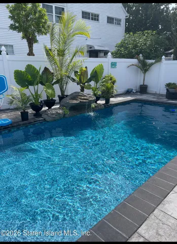 $949,999 | 122 Clay Pit Road | Woodrow