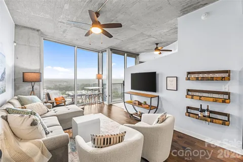 $370,000 | 210 North Church Street, Unit 2006, Charlotte, NC 28202