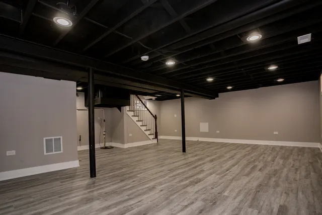 $264,900 | 12421 Honore Street, Calumet Park, IL 60827