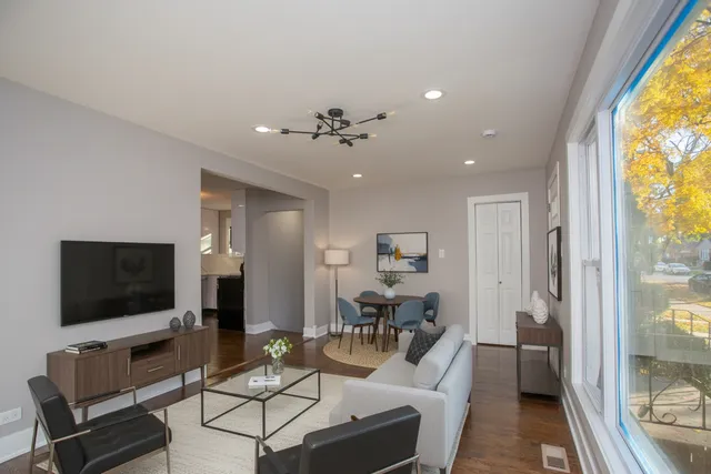 $264,900 | 12421 Honore Street, Calumet Park, IL 60827