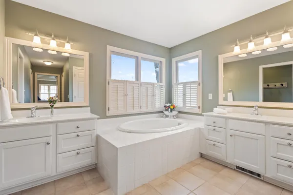 $735,000 | 8049 Barony Point, Mattawan, MI 49071