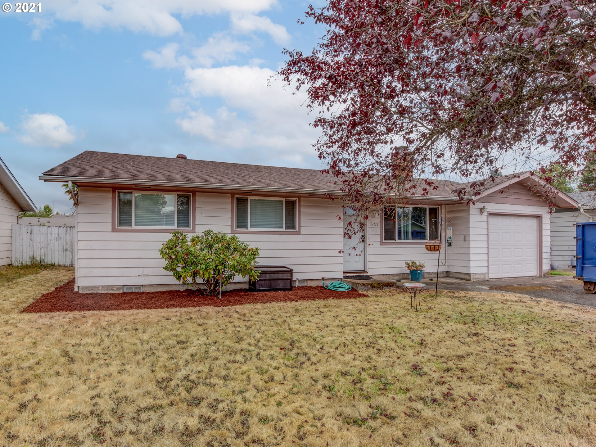 369 37th Street Springfield, OR 97478 - Photo 2 of 20