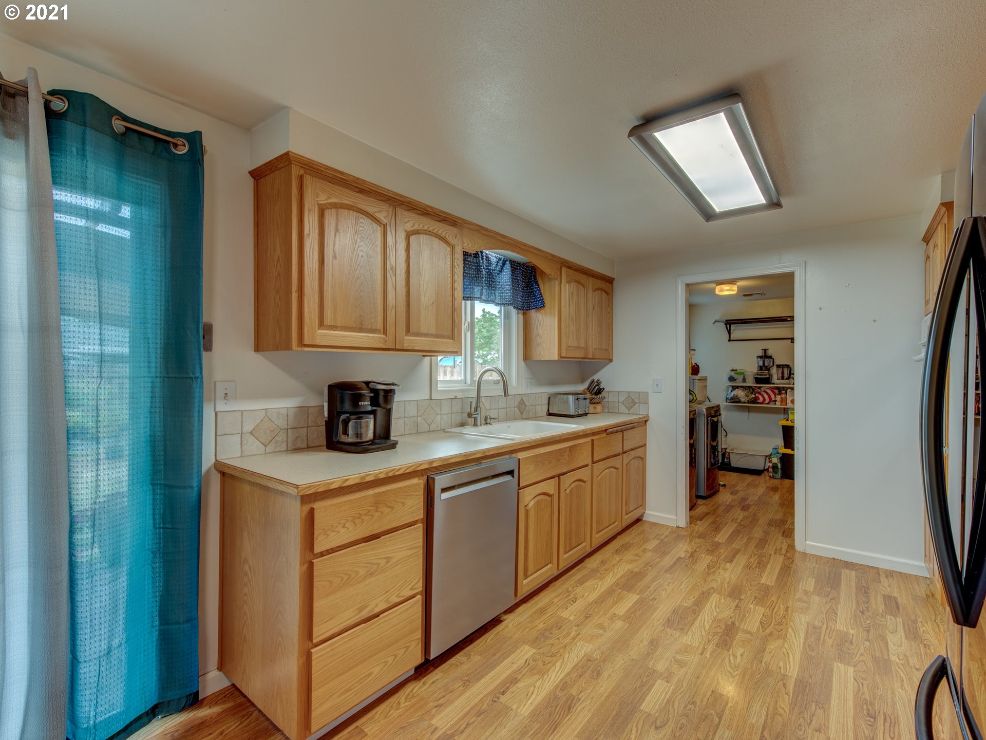 369 37th Street Springfield, OR 97478 - Photo 5 of 20