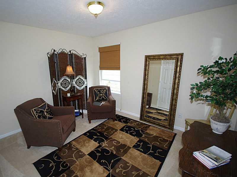 8843 Rapp Drive Indianapolis, IN 46237 - Photo 8 of 24 Gallery Image 8
