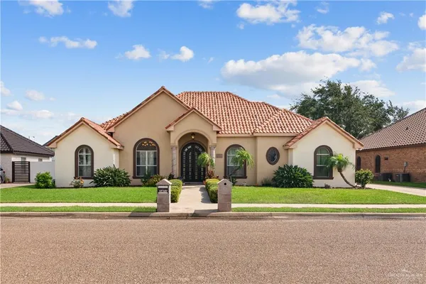 $2,400 | 2401 West Rhin Drive, Edinburg, TX 78539